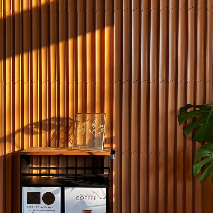 Cavaril Clamo 042 tile in warm gold