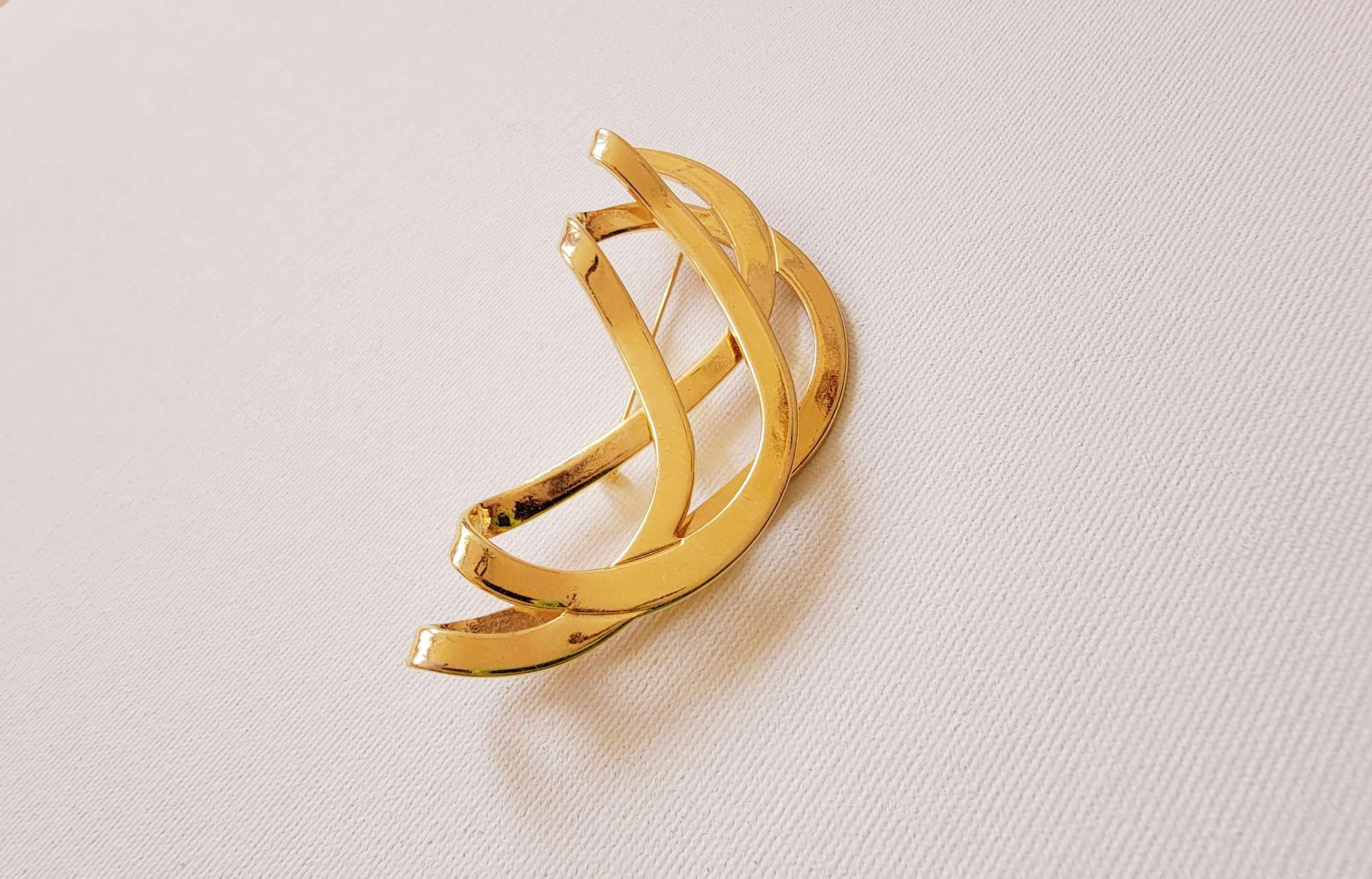 Vintage Gold Brooch