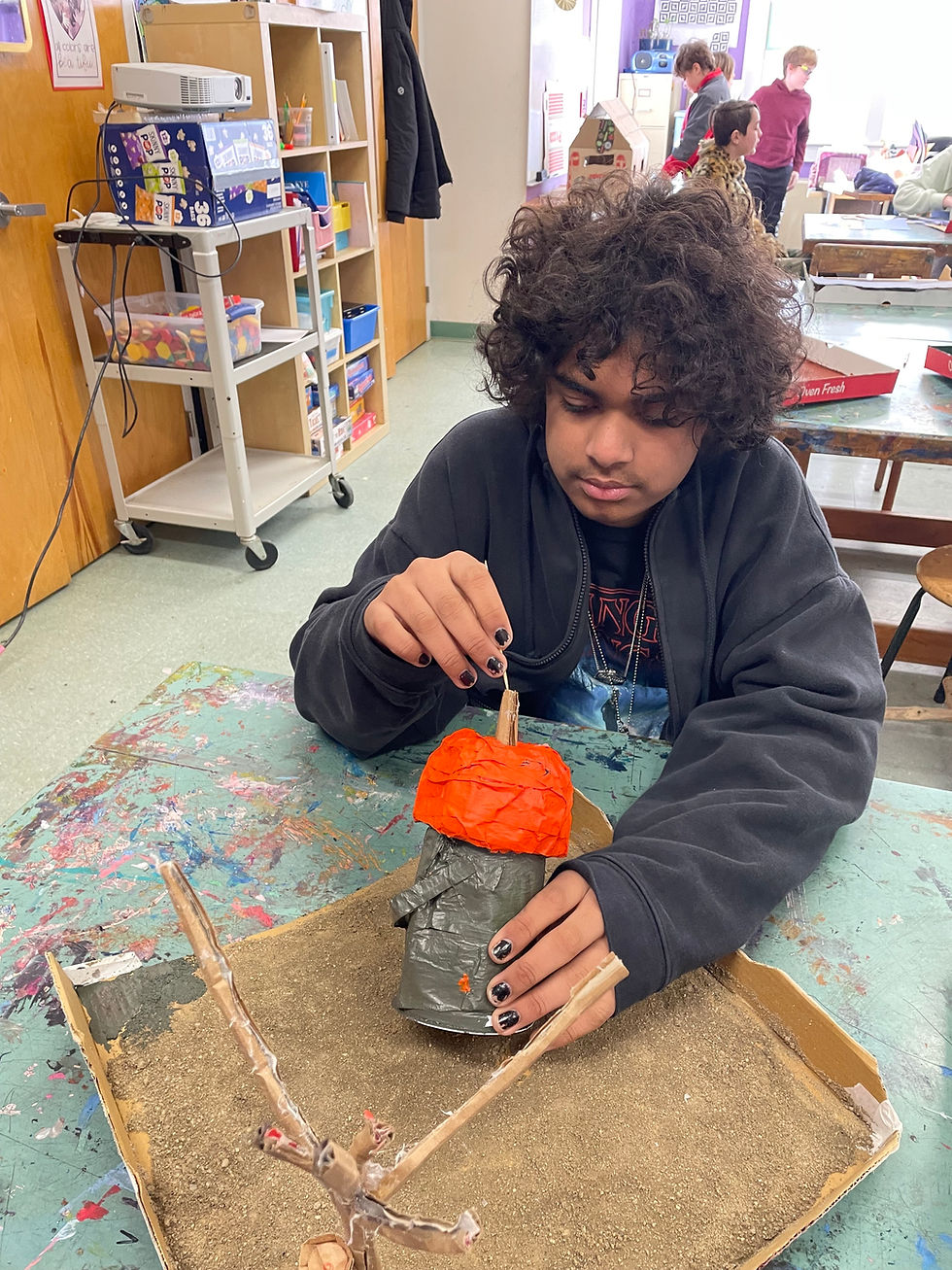 Student building form in art