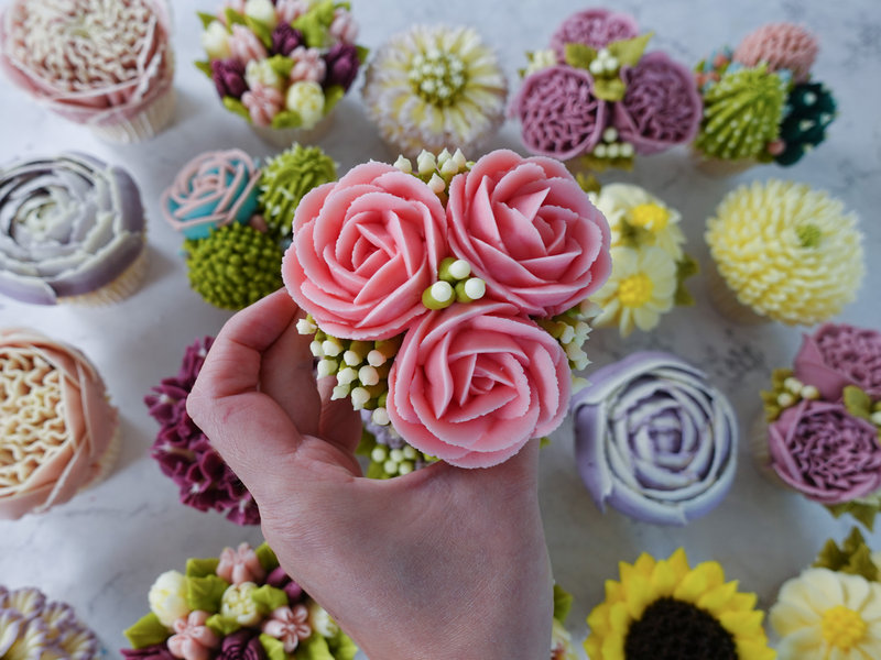 Mini Roses And Cookies Mini Roses | Bakes in Bloom