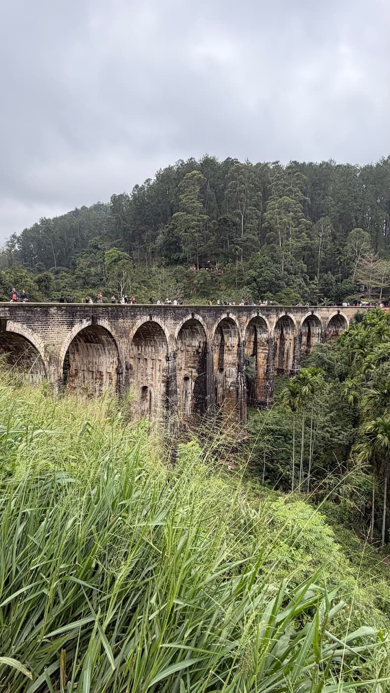 nine-arches-bridge-ella-sri-lanka