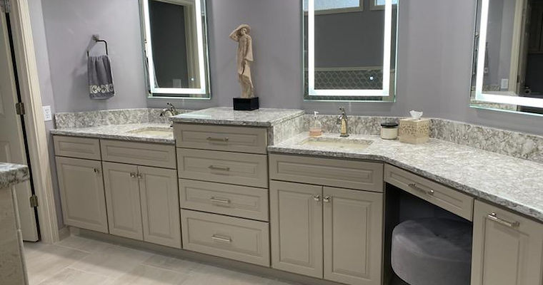 Big Bathroom.JPG