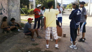 Las 8 esquinas (2001: Odisea en el Conurbano)