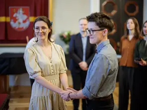 Литва за първи път призна еднополова двойка за семейство