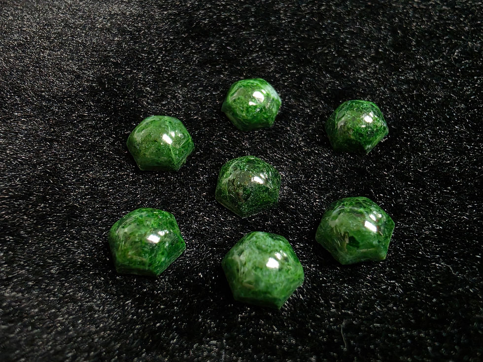 Thumbnail: Sannan Skarn (Sannite) | Hexagon Cabochon 6mm | Himalayan Chrome-Green