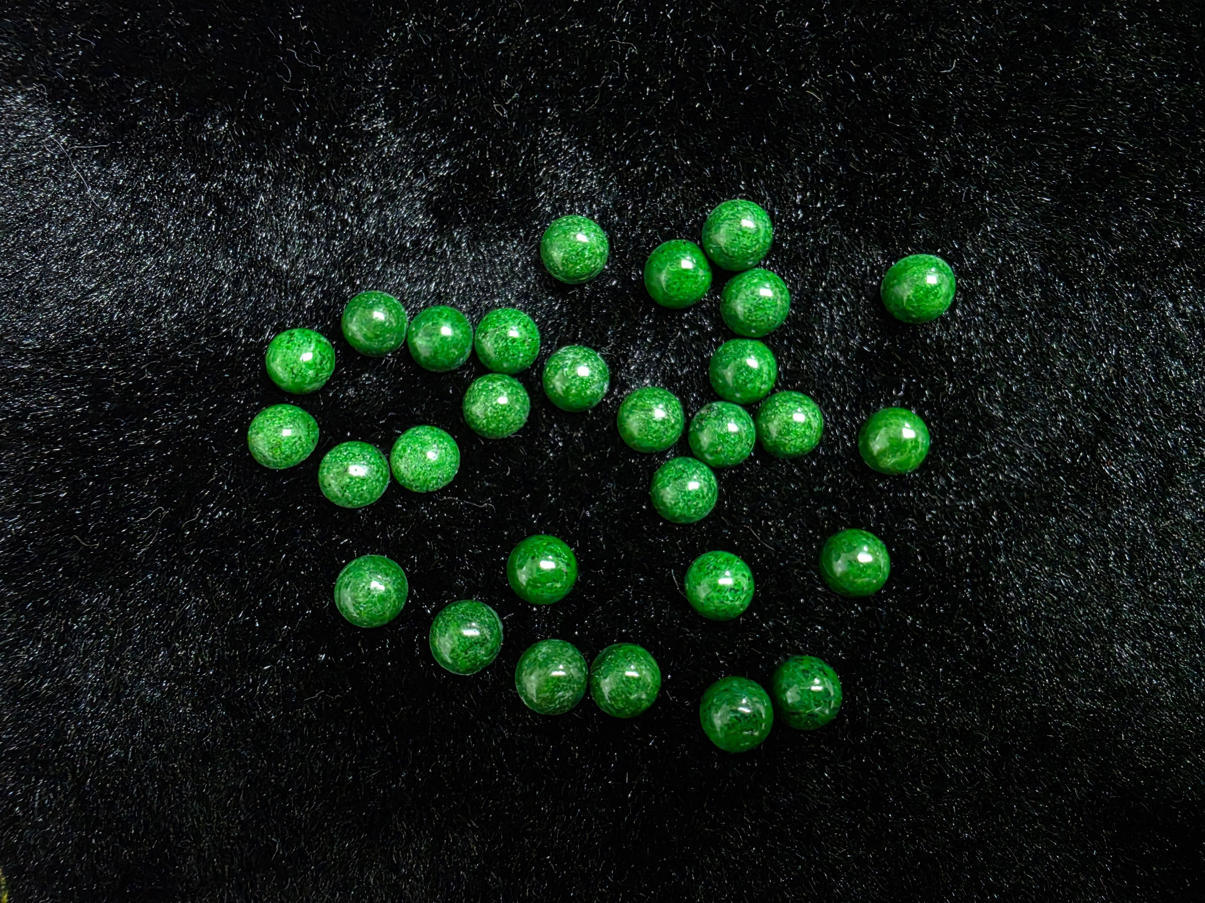 Sannan Skarn (Sannite) | Round Cabochon 6mm | Himalayan Chrome-Green