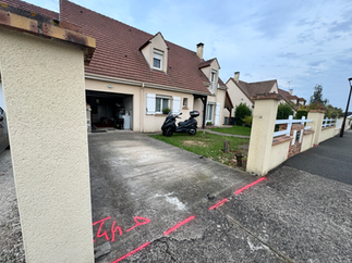 Pavage et dallage pour cours et terrasses réalisés pour une cour et une terrasse à Fontainebleau par Pim’s Revêtements