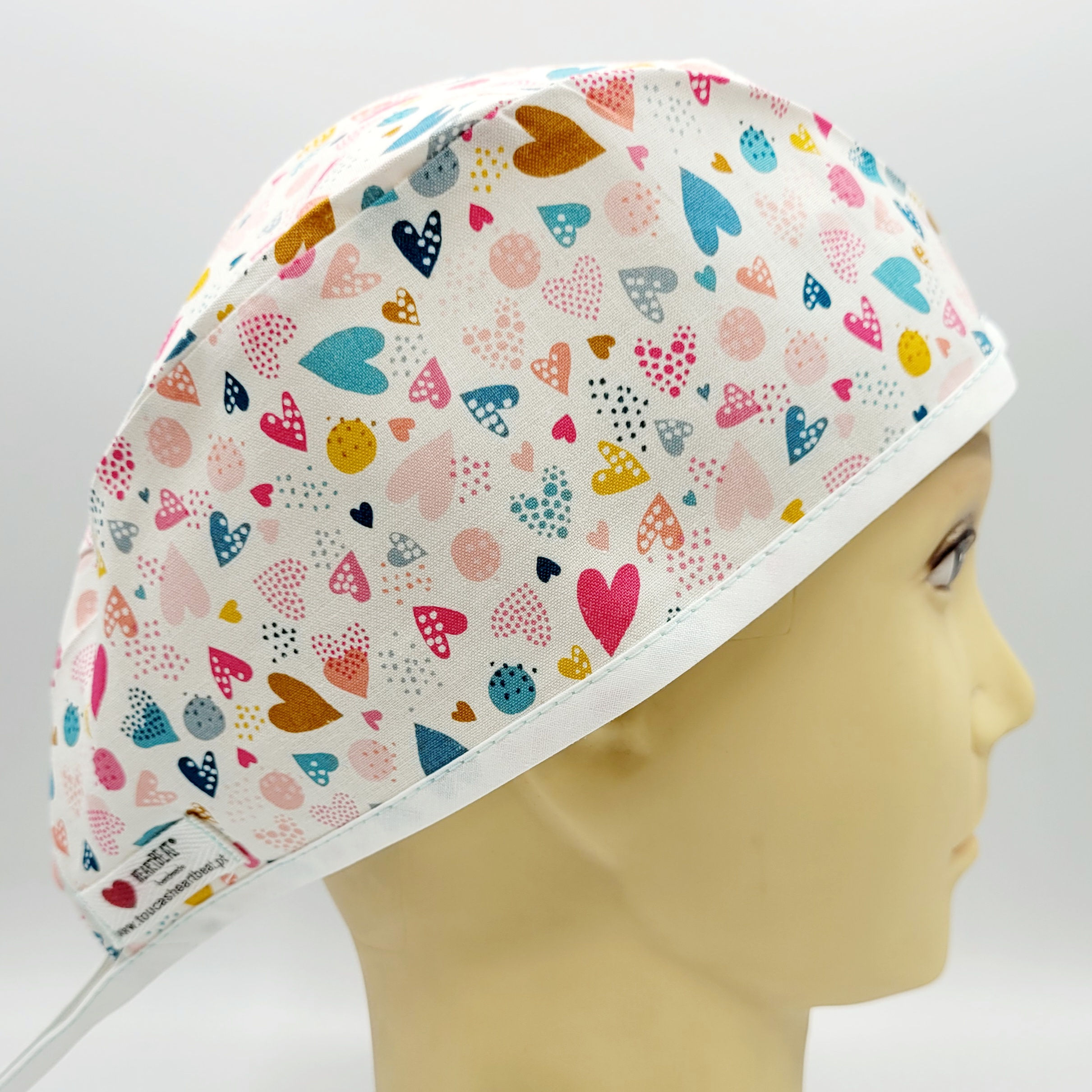 Touca Atilhos Corações Coloridos