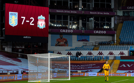 Are footballers playing to win or performing to the crowd?