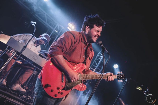 Soul funk
LAGON est né, et vos oreilles veulent déjà s’y baigner.