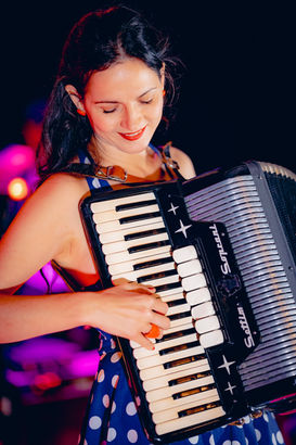 Melody Lou - Joli Rossignol