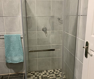Unit 5 05 Bathroom 2b_1067x800.JPG