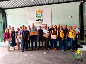 Apae recebe doações da campanha Test Drive Solidário da Weiand Toyota