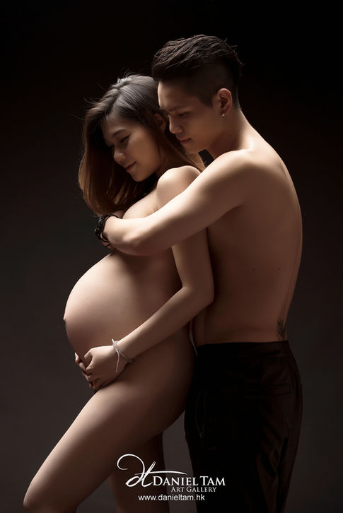 couple portrait maternity photoshoot 