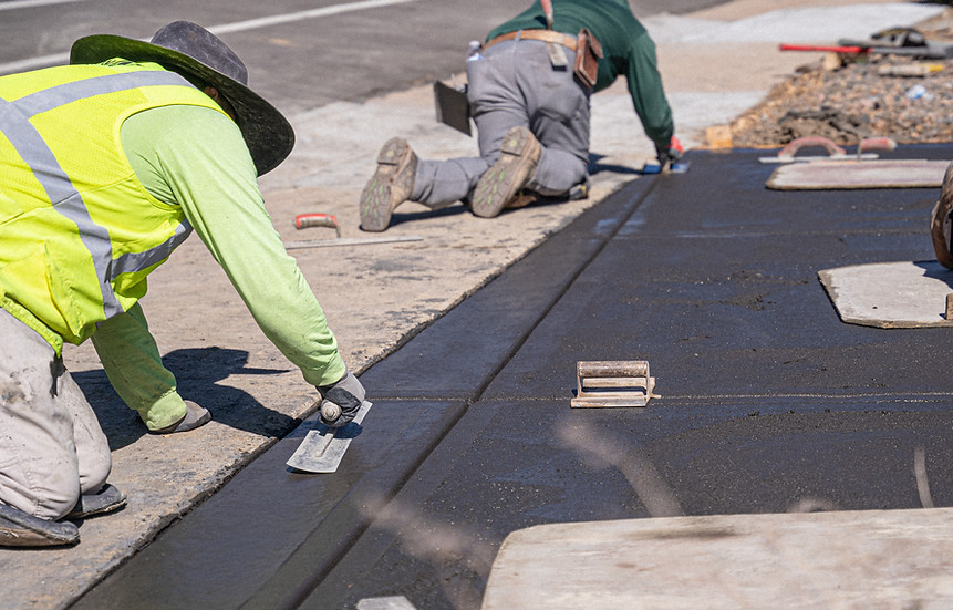 concrete-colored-driveway-westminster-construction-9.jpg