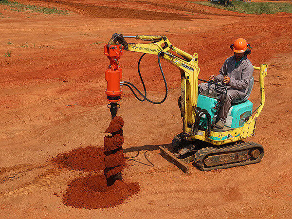 Perfuratrizes hidráulicas e pneumáticas: entenda as diferenças