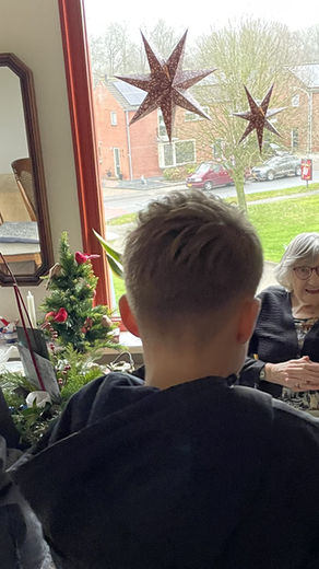 📣 BEKIJK NU DE VIDEO VAN: het Kerststukjesproject van PO en VO van 'Winsum Laat Je Groeien'