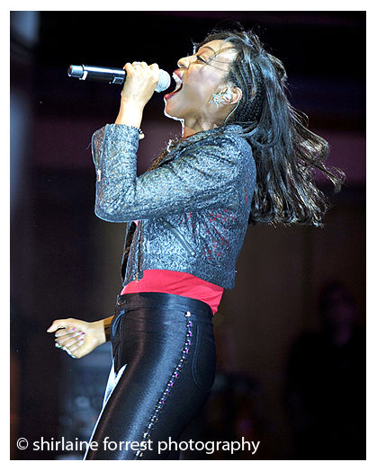 music-beverleyknight48_big.jpg
