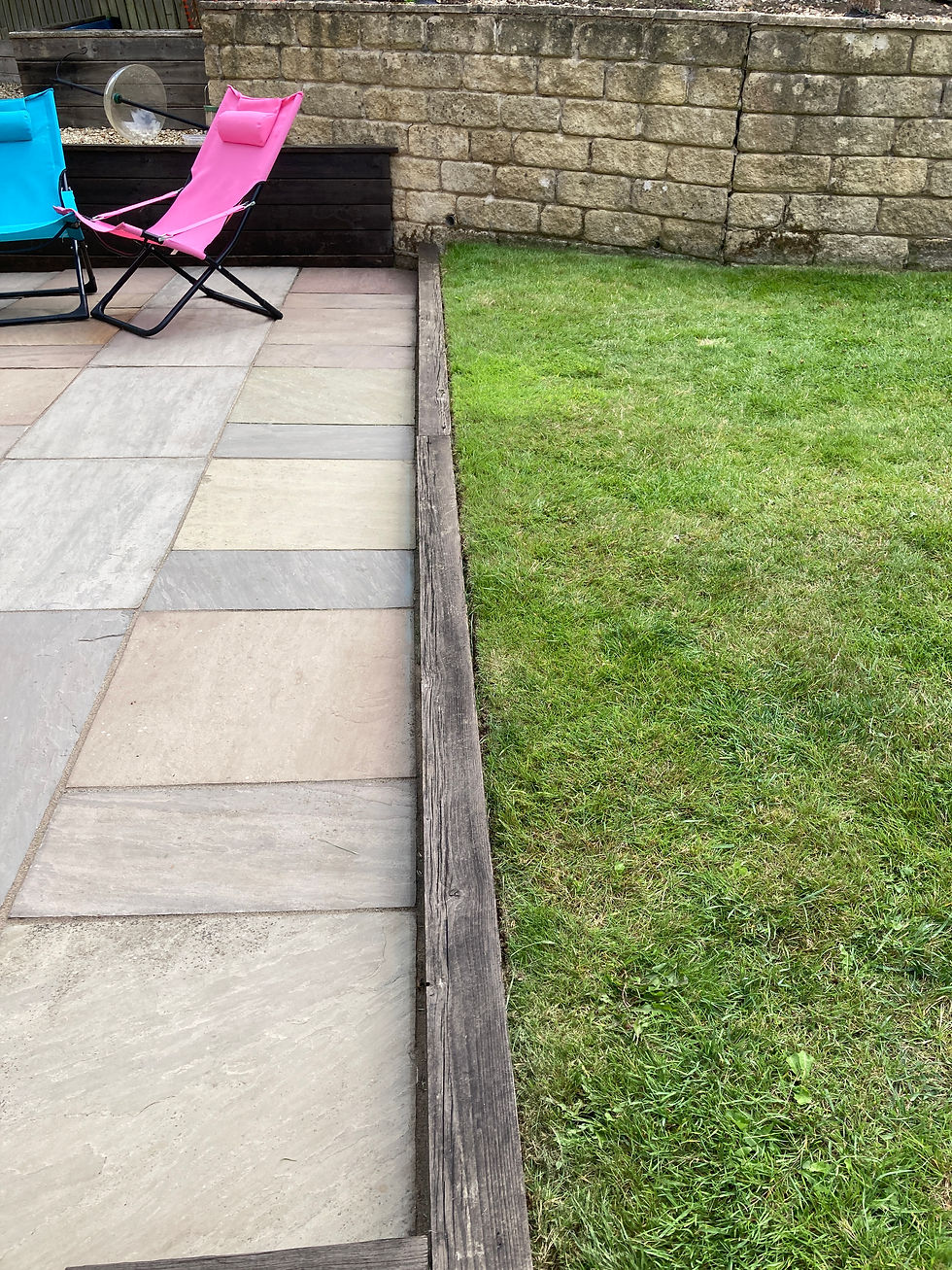 Edging on lawn for customer