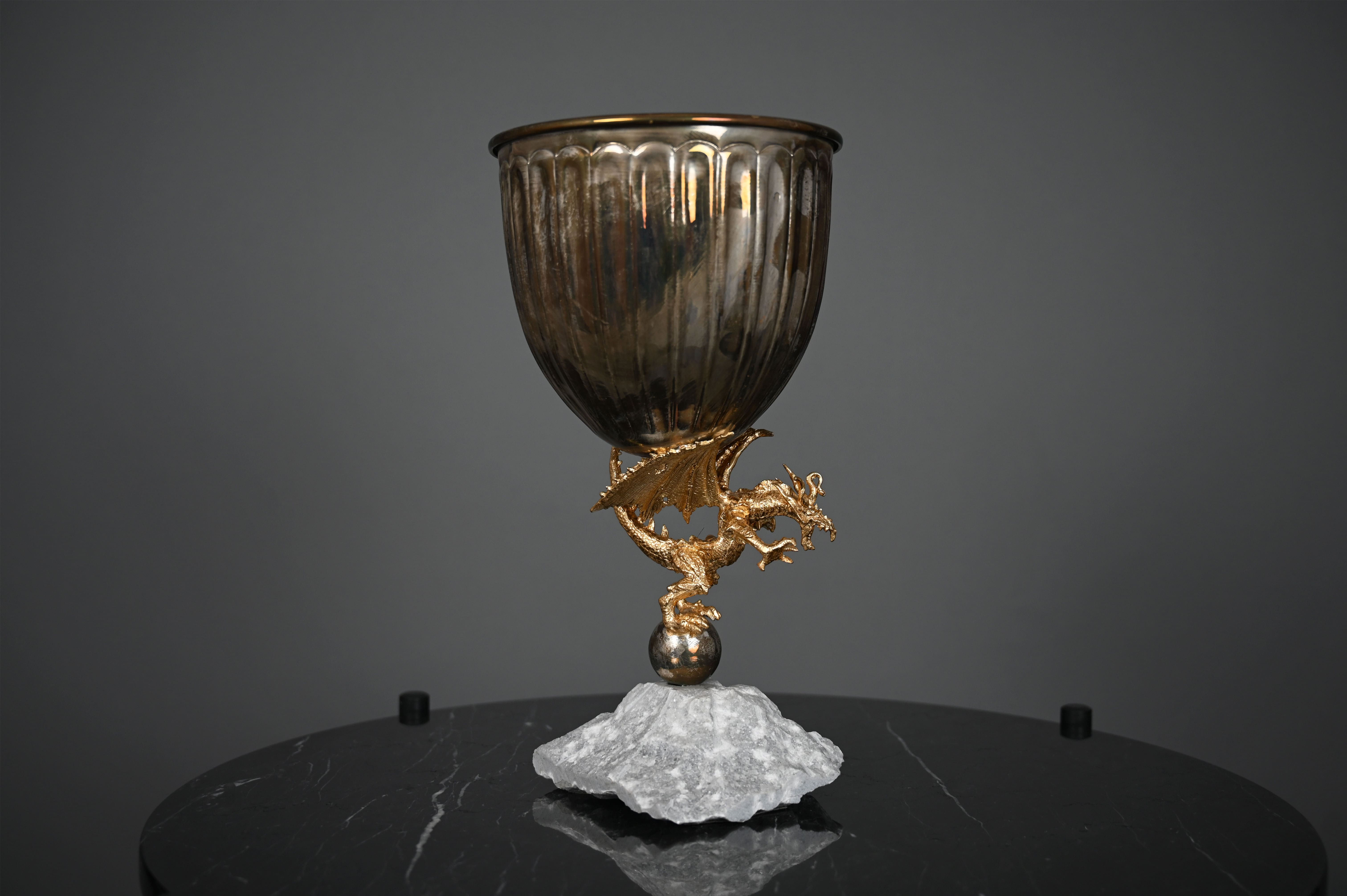 DRACONIS WINE HOLDER