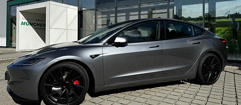 Veltyx Tesla mieten Model 3 außen.JPG