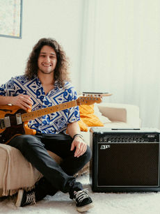 Rodi Mendes lança “Maré Mansa”, parceria com Nelson Faria que antecipa o clima de seu novo álbum, “Entre Ilhas”