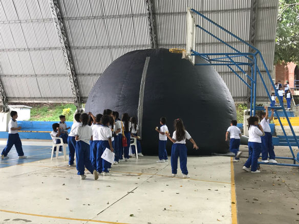 EL PLANETARIO COPERNICO VISITA EL COLEGIO LUIS LOPEZ DE MESA