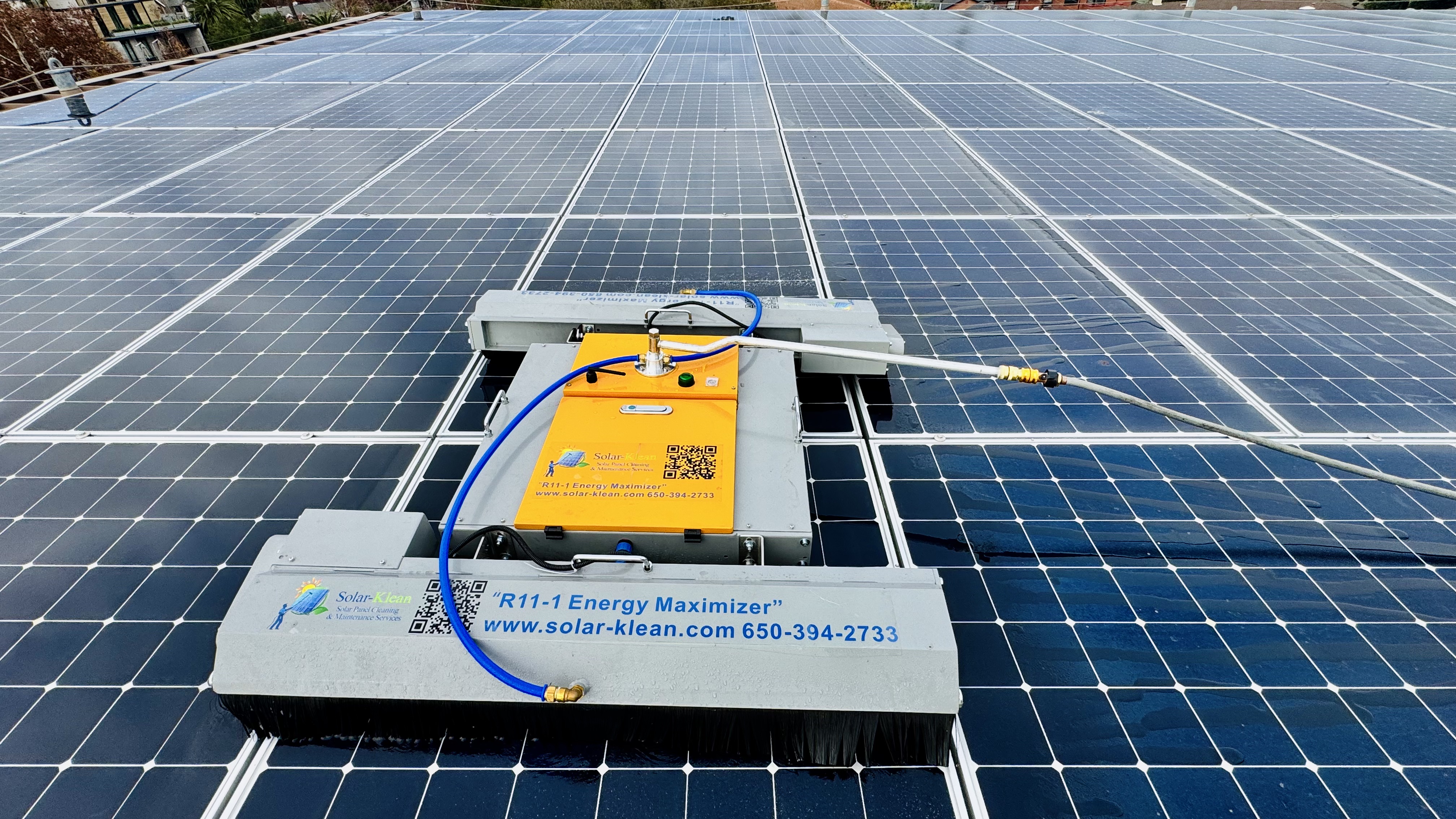 Robotic Precision, Lasting Power: How Advanced Cleaning Extends Your Solar Panel Lifespan