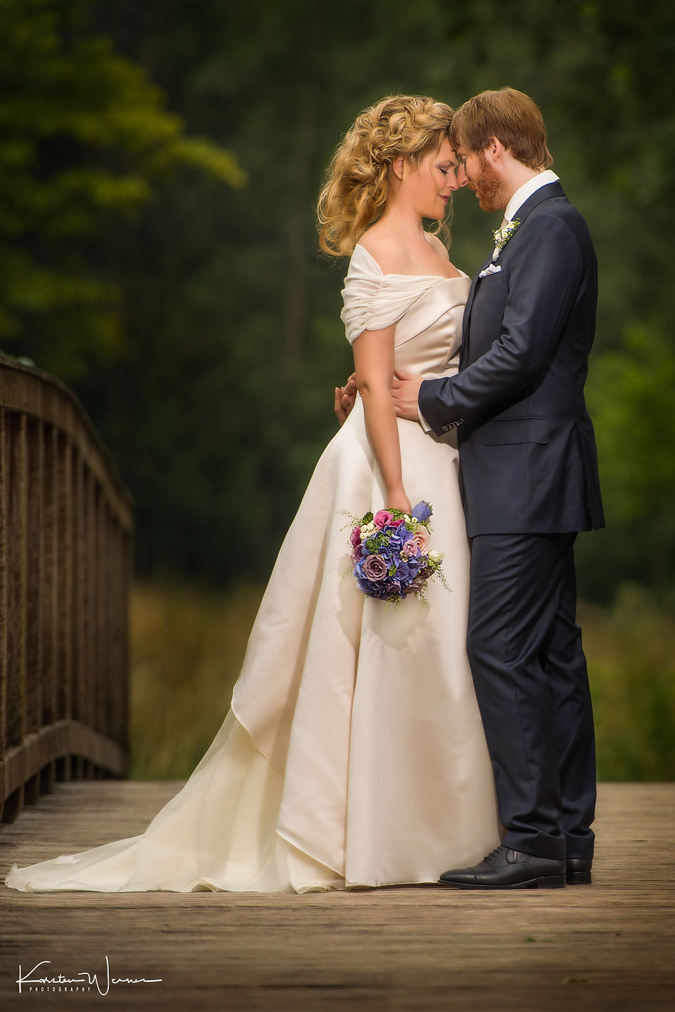 Hochzeit Romantik auf der Brücke