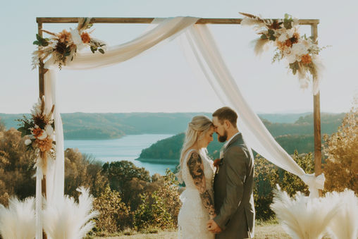 Cookeville, Wedding venues with lodging, middle tennessee bridal show & market, Middle tennessee bridal show, the retreat, romantic wedding