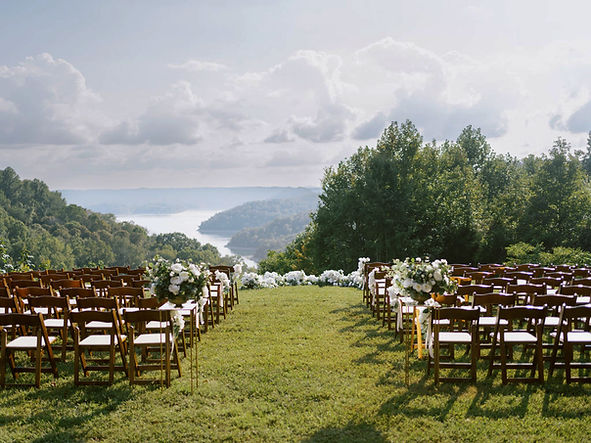 Outdoor Ceremony, Timeless Wedding, Vintage Wedding Dresses, Vintage wedding Veil, Vintage