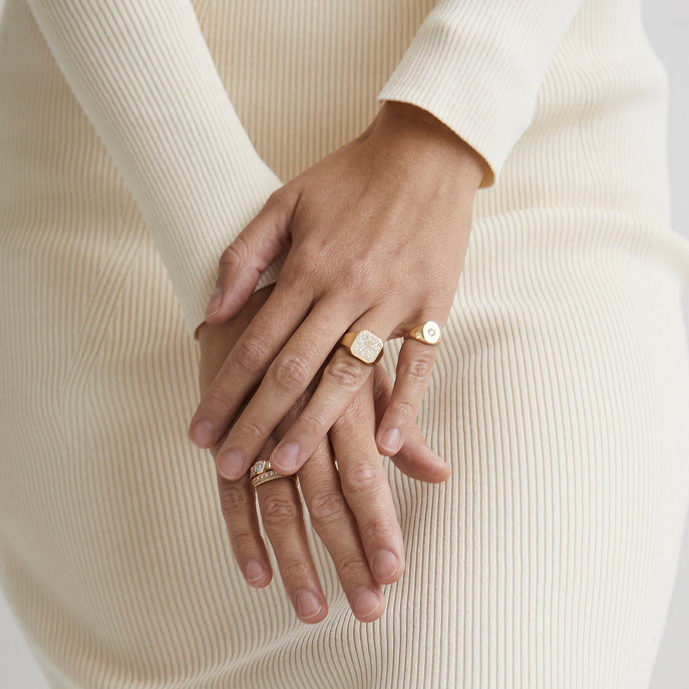 Miniaturebillede: Ringe i guld med diamanter, Signet ring