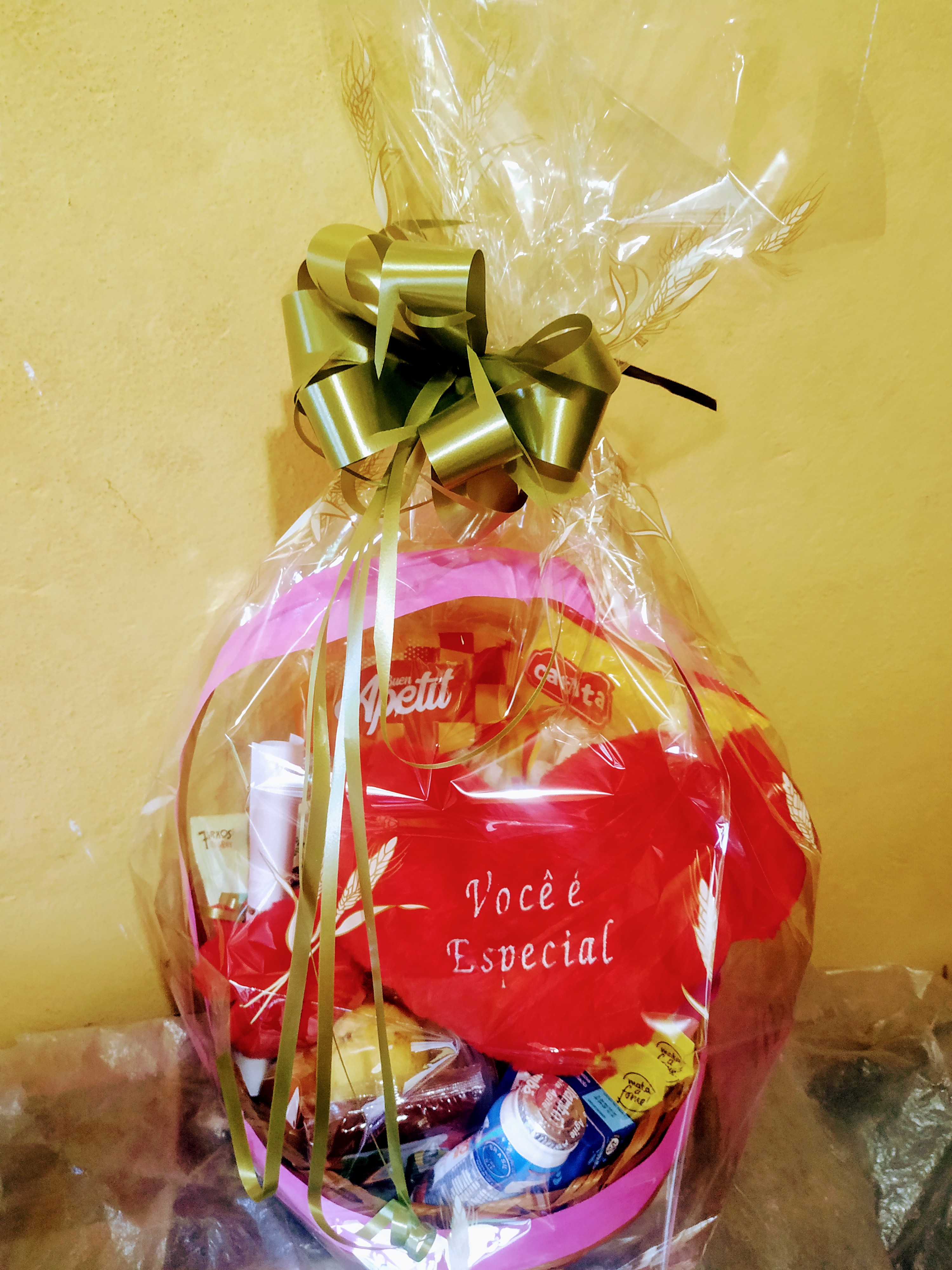 Cesta cafe mineiro e pelucia R$ 175
