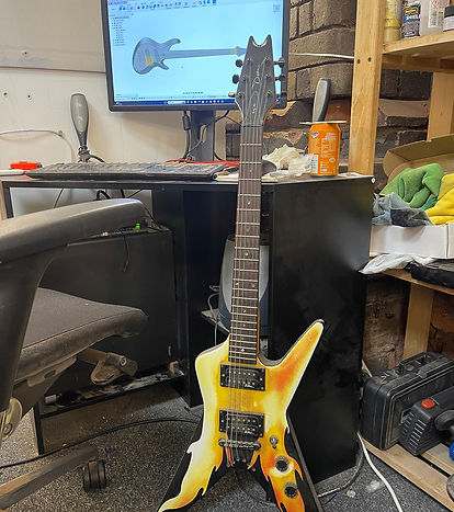 POLIN OLD GUITAR.jpg