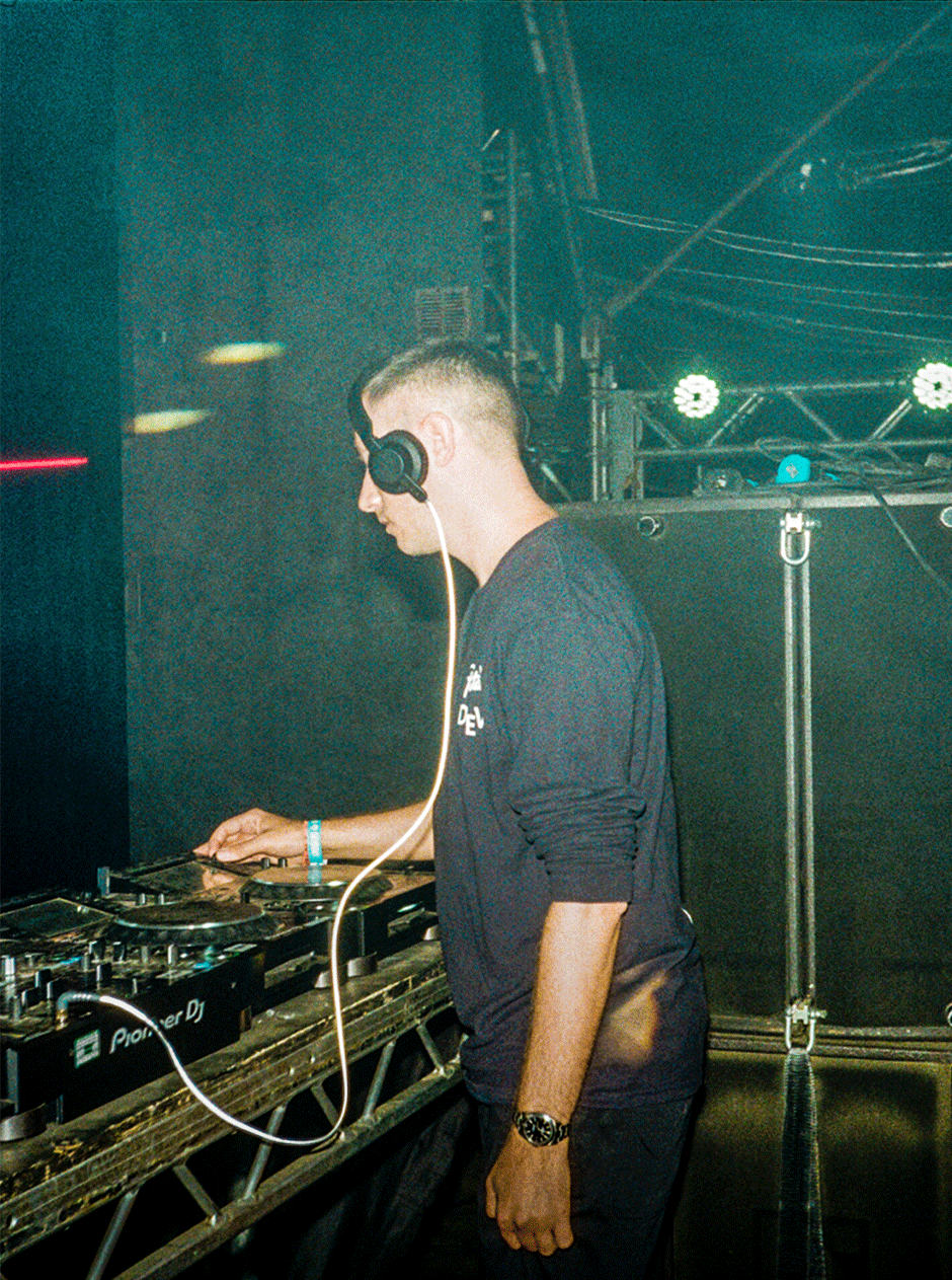Benji B at Farr Festival 3D photo 3D GIF Photography. Photo taken by Rob Jones @hirobjones
