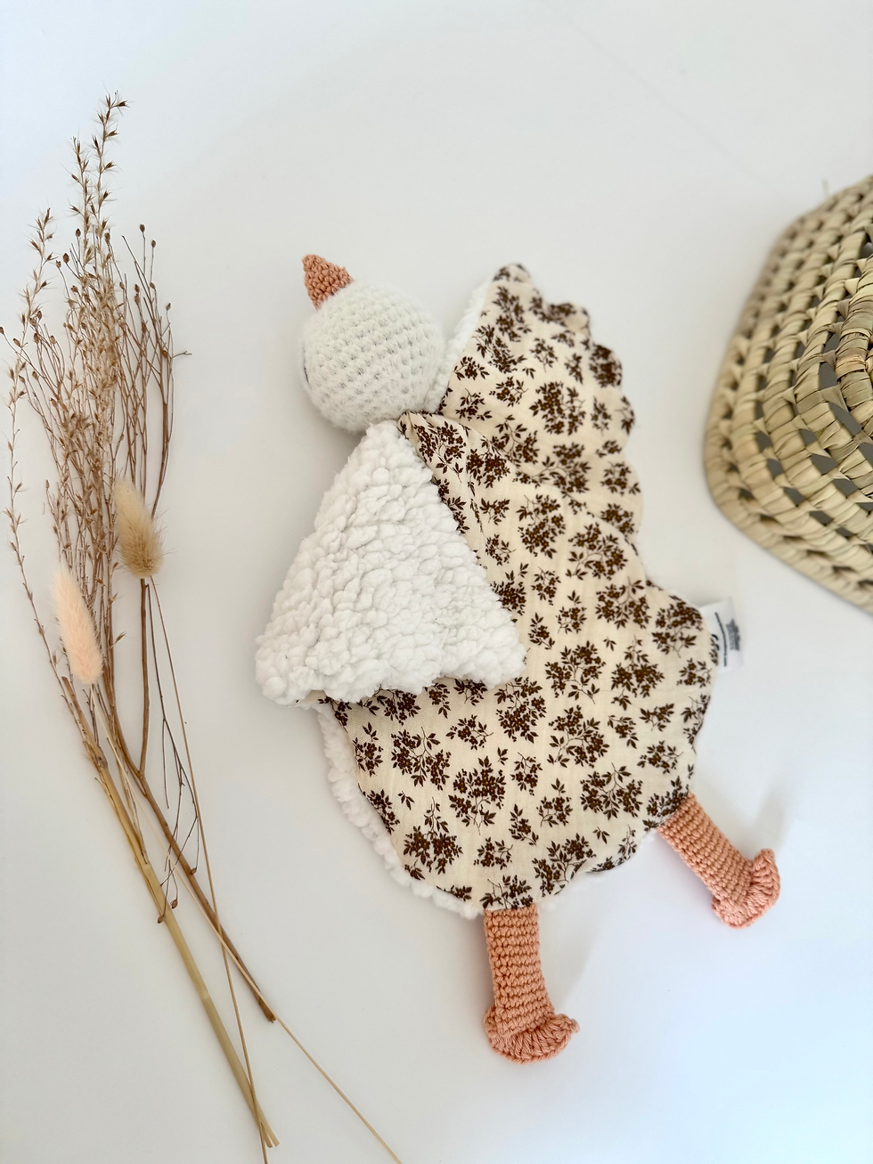 Miniature : Doudou oie au crochet fait main pour bébé
