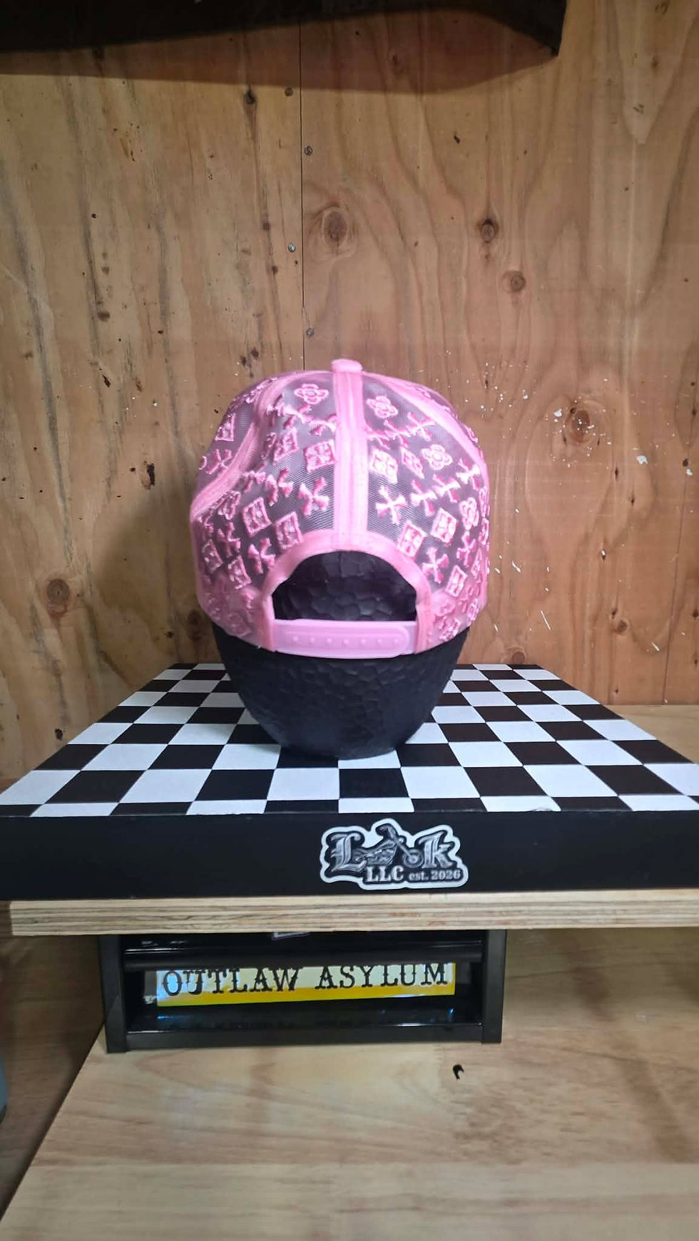Thumbnail: Sparkle Mesh Snap-Back with LOOK logo embroidered in white