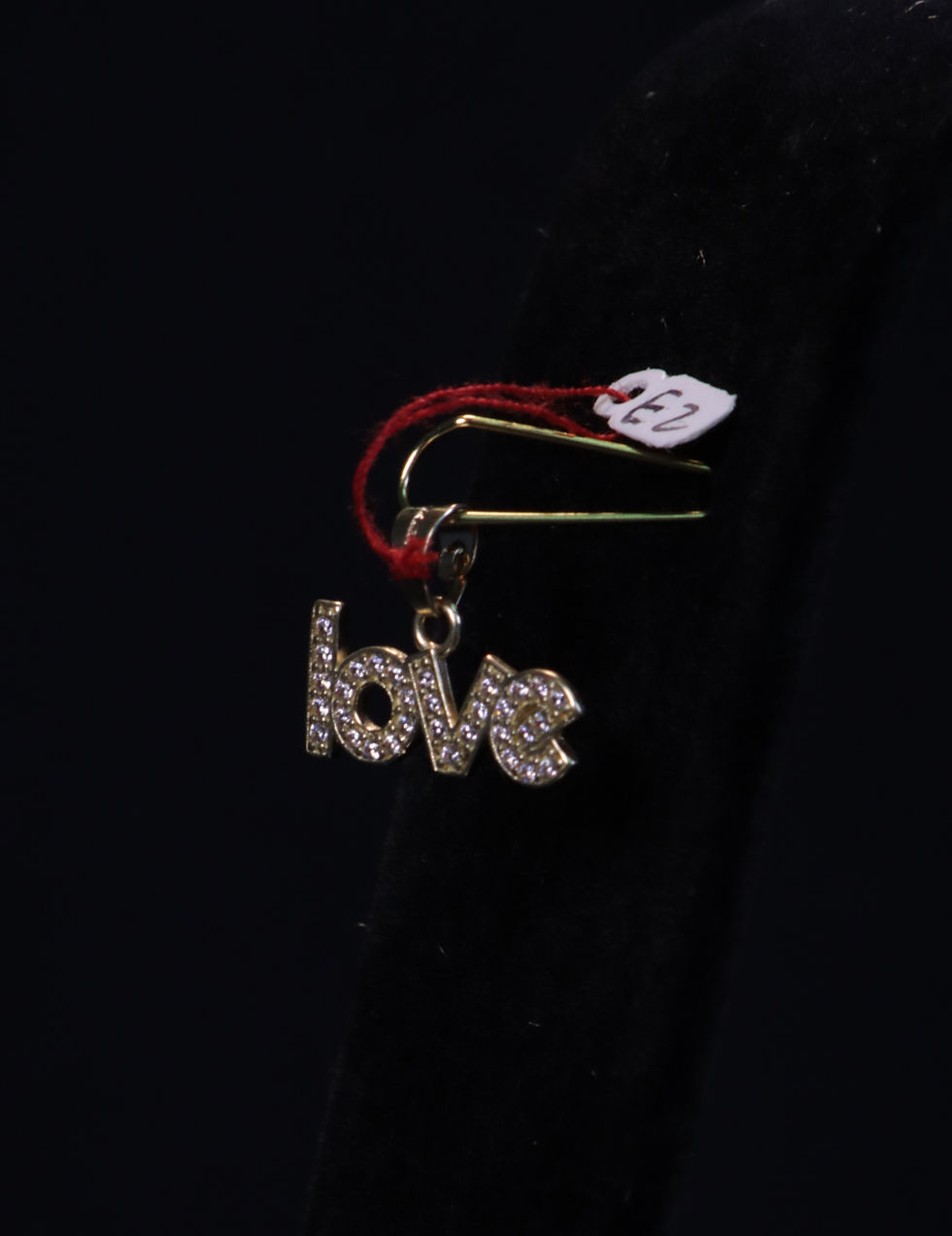 Miniatura: DIJE de Oro con letras LOVE