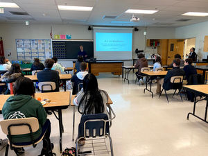 Christian Ulstrup, strategy product manager at Arterys, shares with students the advancements of artificial intelligence in medical exams