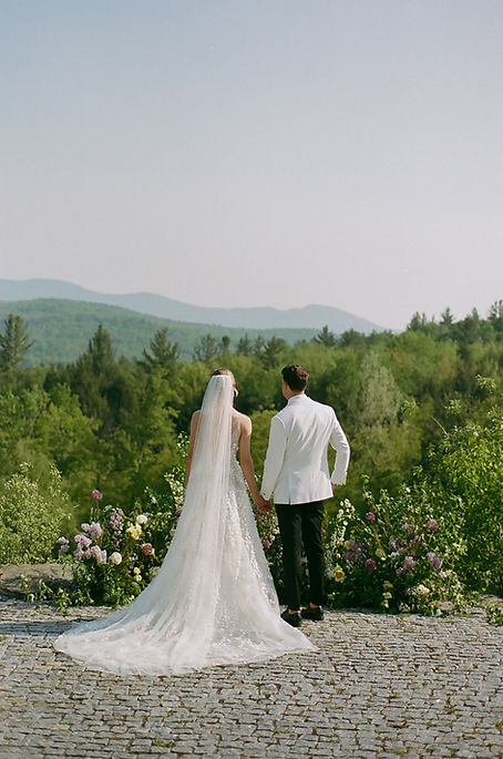 chateaustagnes-destinationweddings-elopement-weddingplanning