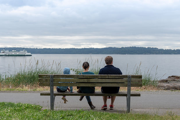 family-on-park-bench-2022-08-01-04-23-01-utc.jpg