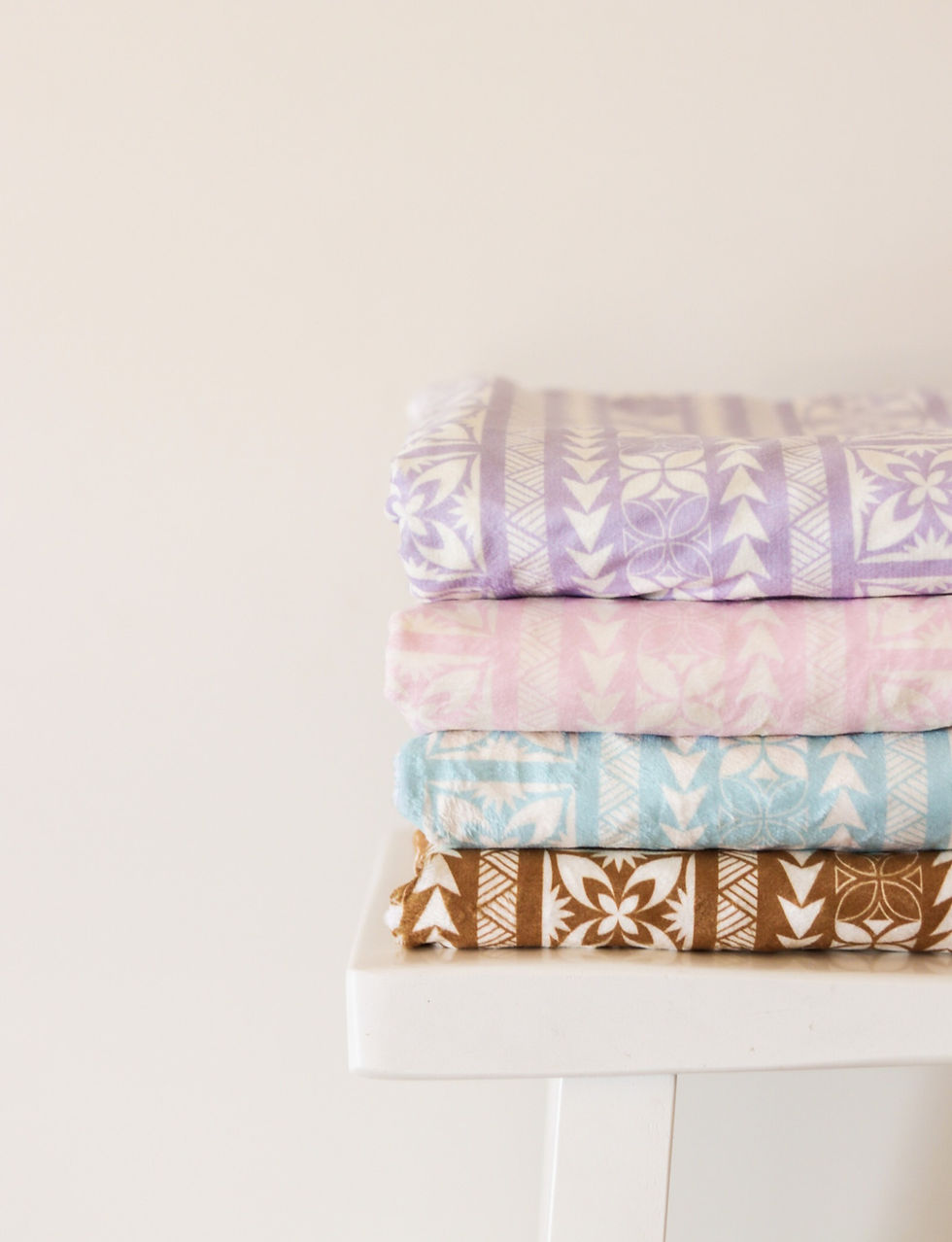 Thumbnail: Pasifika Pattern Minky Snuggle Blanket (lilac)