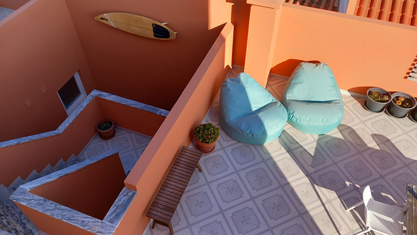 Guesthouse Beach Break communal terrace.