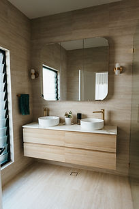 master ensuite vertical.jpg