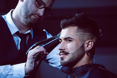 Valentino_snerlappo_at work_cutting_sanunastyle