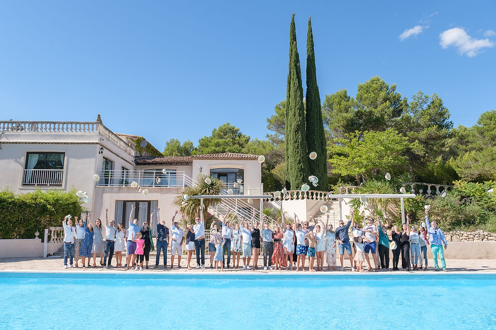 Faire le brunch, le lendemain du mariage au Mas de Ventarelle à Mimet, Ralph Richir, votre Photographe De Mariage vous accompagne
