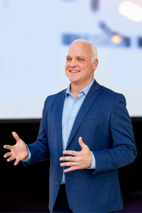 Dynamic Storytelling: A Key Element in Scott's Professional Speaking