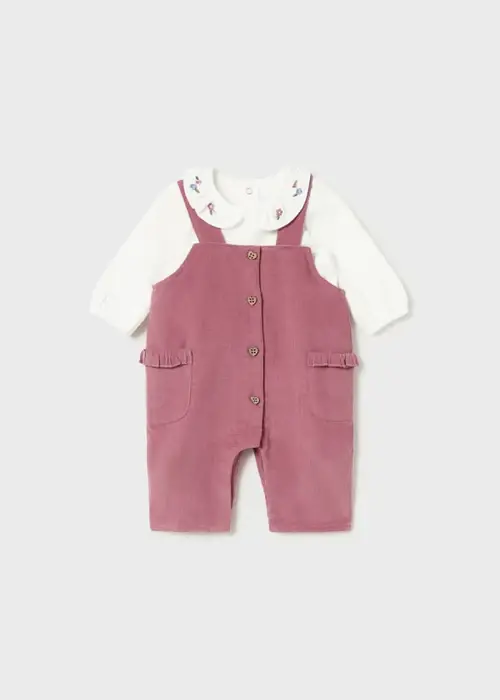 Conjunto camisa bordada y overol en pana