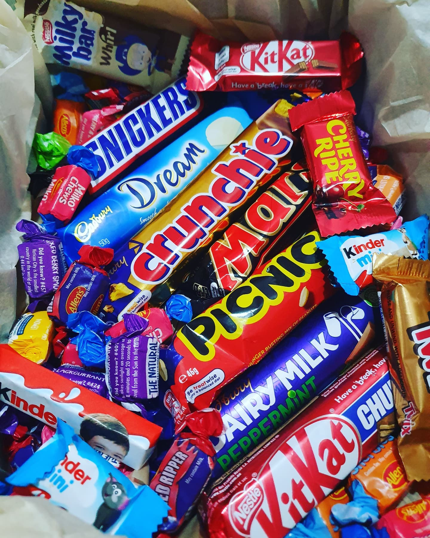 CHEW AND CHOC BOX