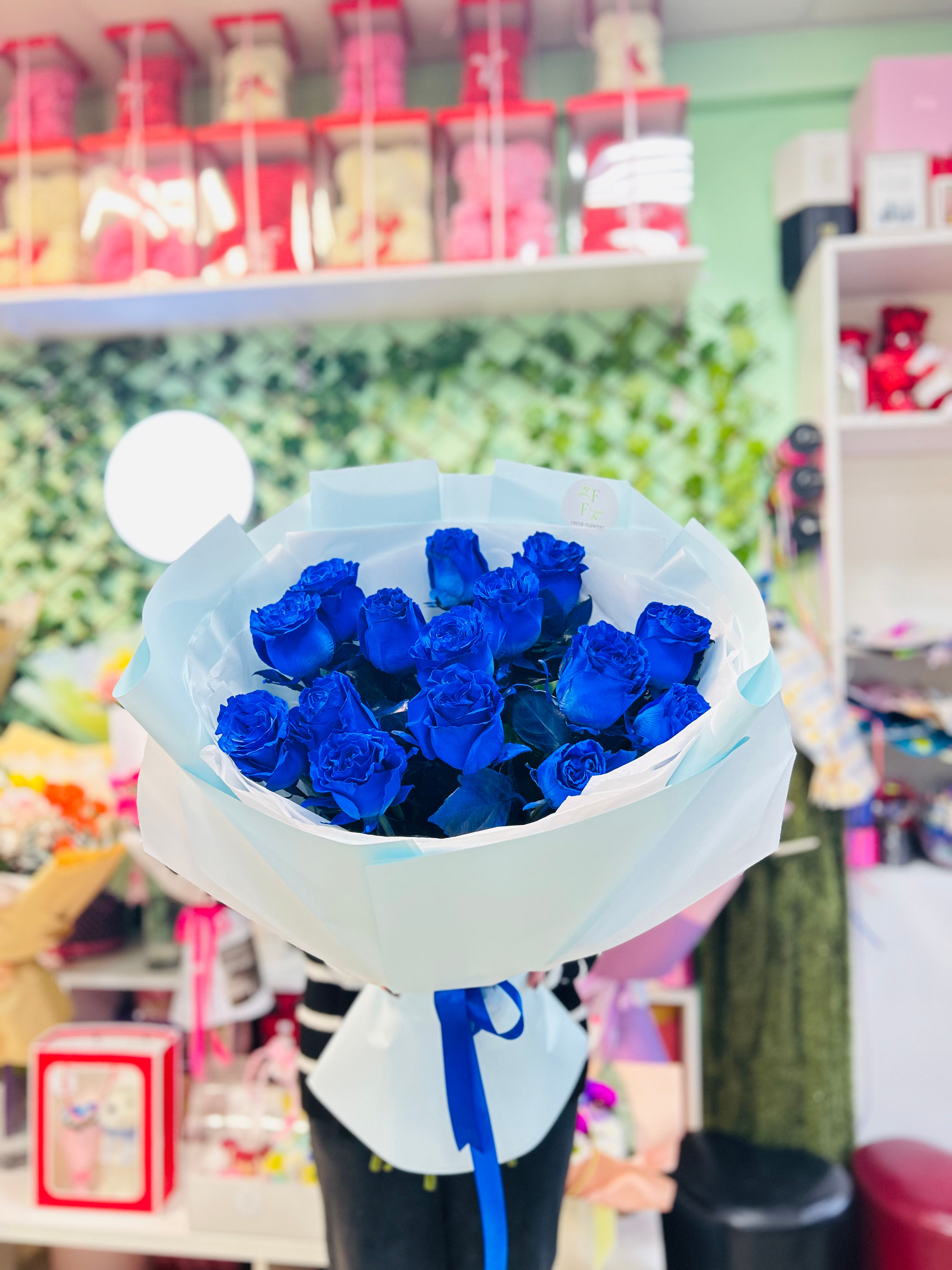 ლურჯი ვარდების თაიგული